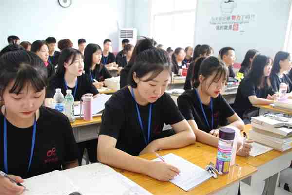 小孩学画画应该怎么规划比较好 学画画的好处