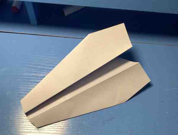 幼儿手工折纸飞机的步骤教程