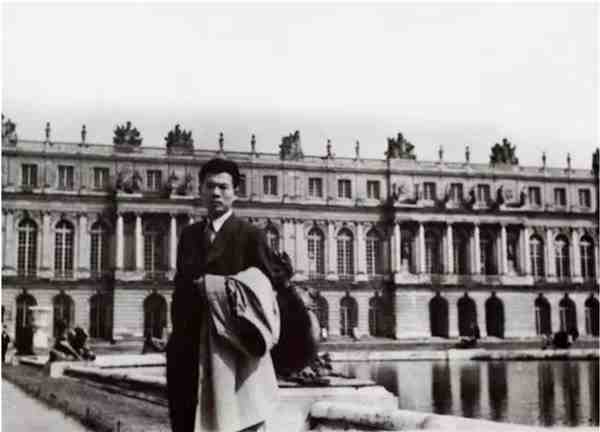 徽派画家吴冠中特点是什么 吴冠中徽派建筑水墨画作品