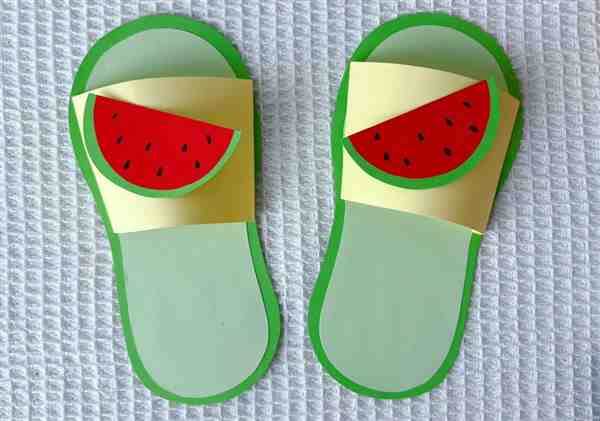 小学一年级手工做鞋子怎么做 夏天手工拖鞋制作方法