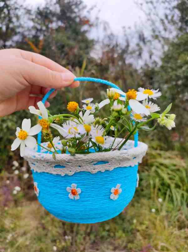 手工制作: 旧饭盒废物利用(花篮收纳盒)