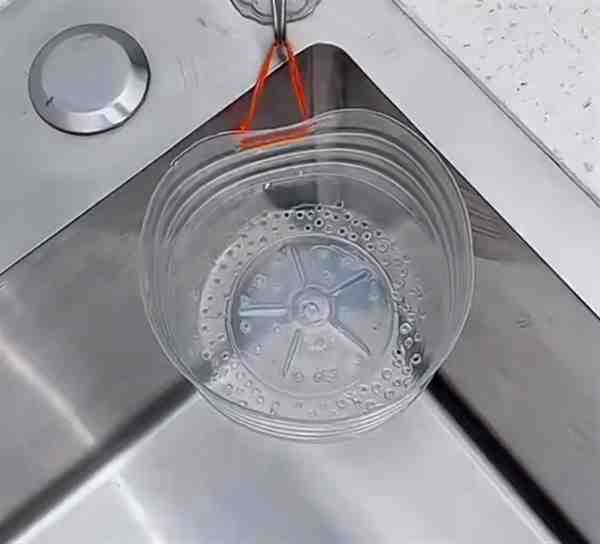 厨房好物diy: 矿泉水瓶改造厨房神器(沥水篮)