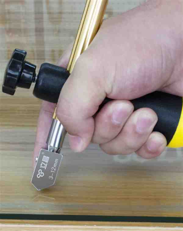 划玻璃刀正确手法图片大全欣赏