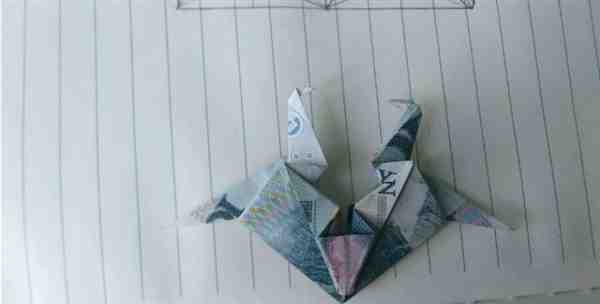 十元纸币千纸鹤怎么折(含步骤图解)